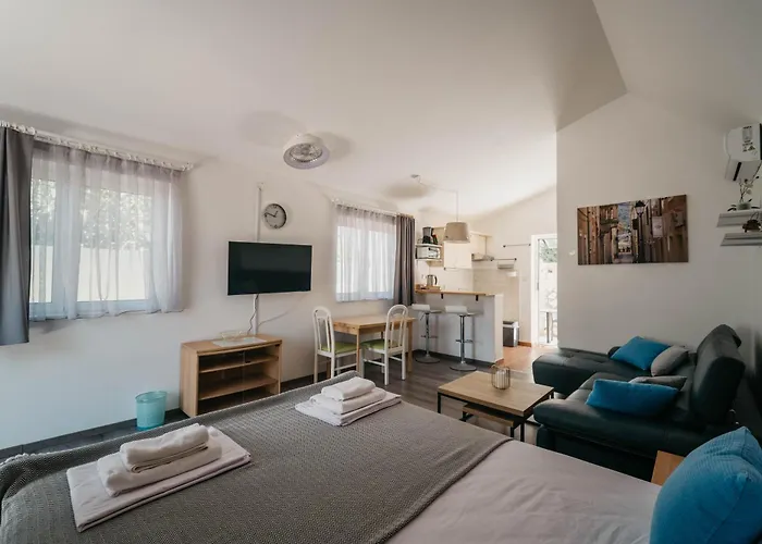 Vujeva By Pag Tours Апартаменты *