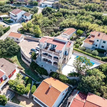 Apartment Vujeva By Pag Tours Pag Town